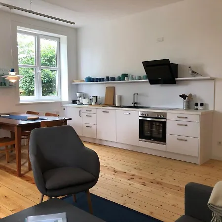 Apartment Kuenstlerhaus Niebull